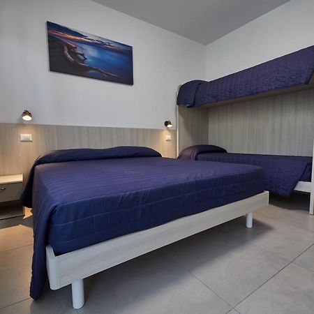 Lilium Maris Hotel Бибионе Екстериор снимка