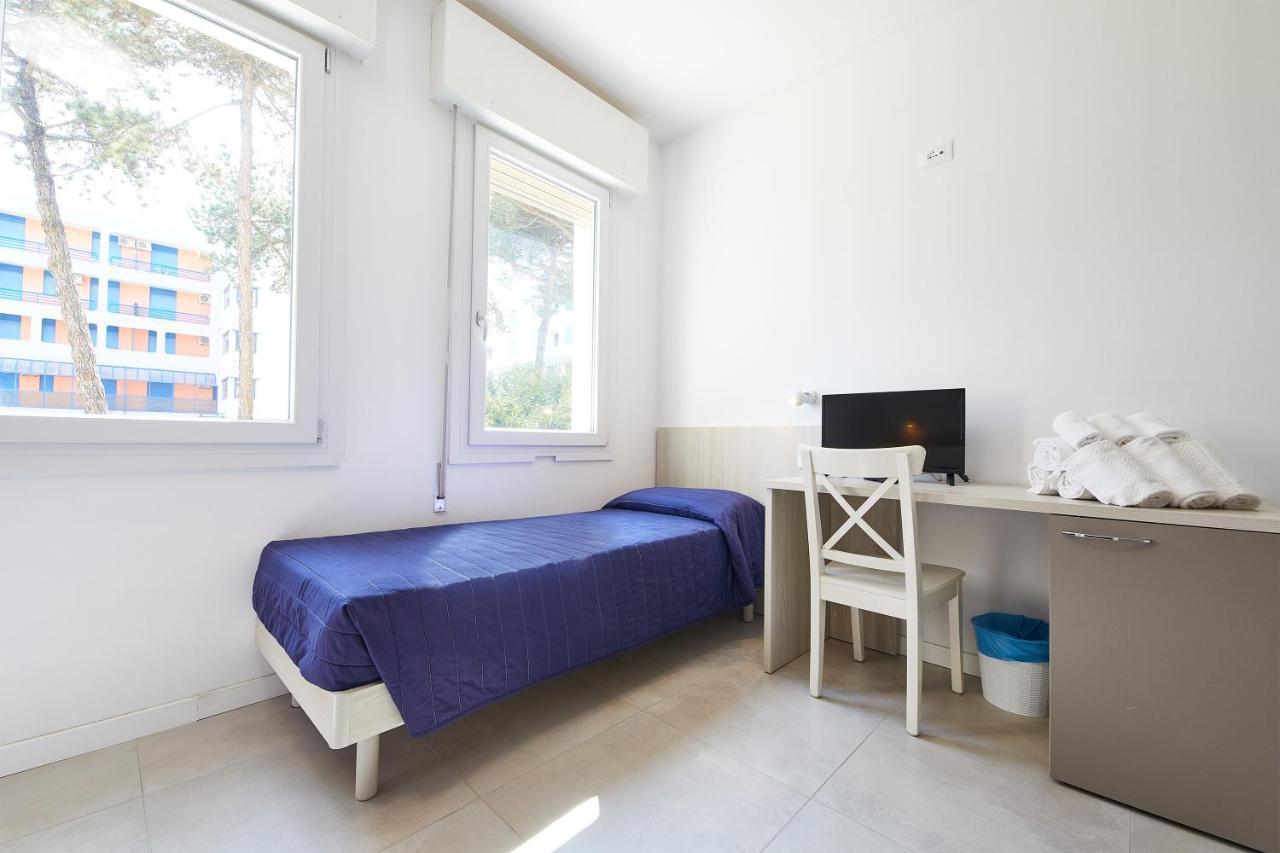 Lilium Maris Hotel Бибионе Екстериор снимка