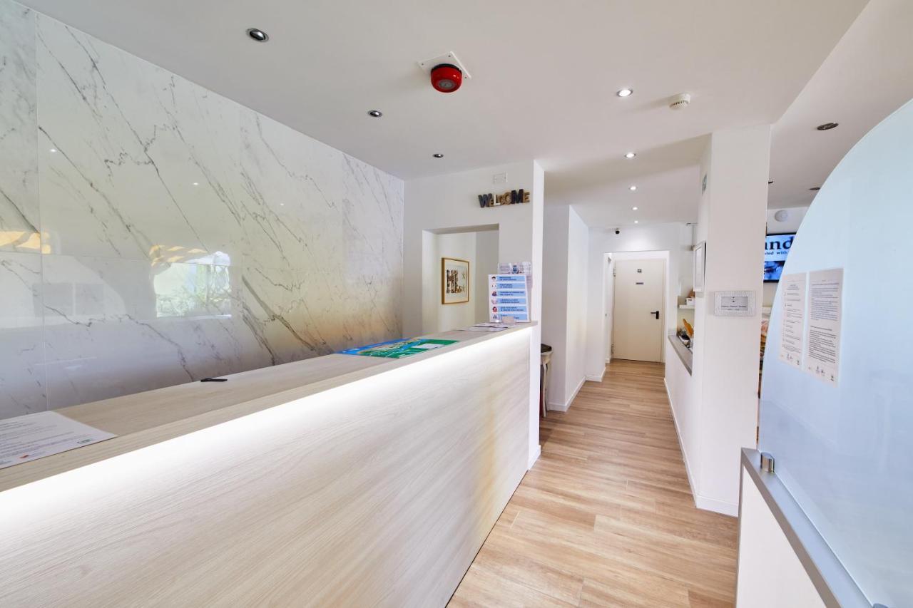 Lilium Maris Hotel Бибионе Екстериор снимка