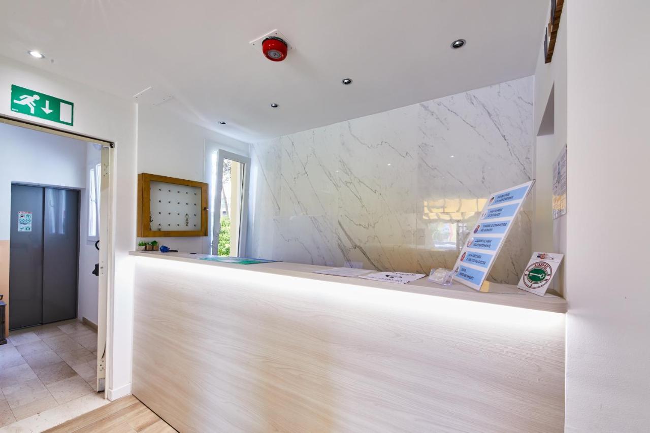 Lilium Maris Hotel Бибионе Екстериор снимка